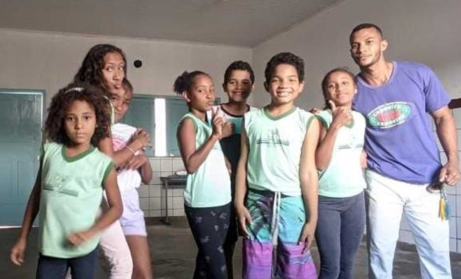 Camacã: Projeto oferece aos alunos da rede municipal de ensino aulas de capoeira